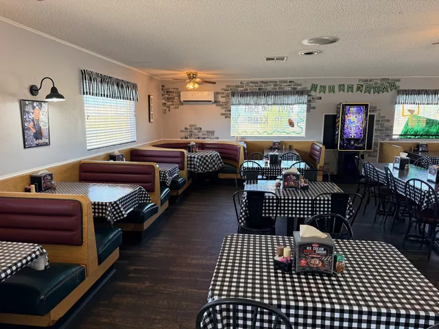 Hometown Dining